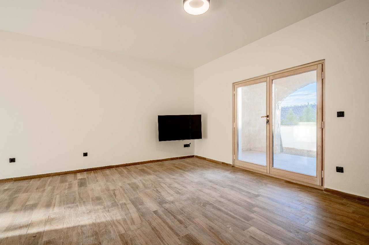 One Bedroom Apartment 