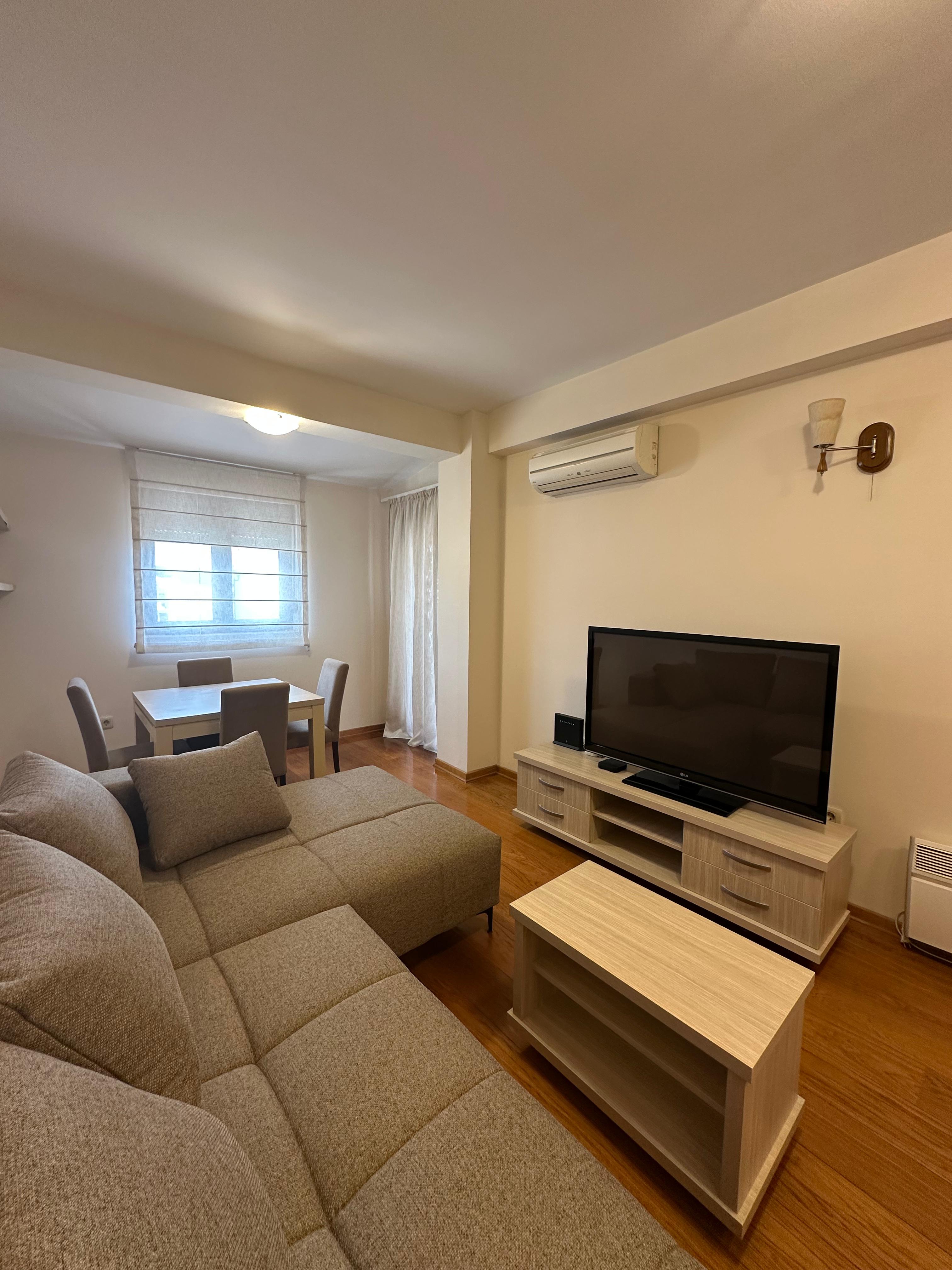 One Bedroom Apartment 