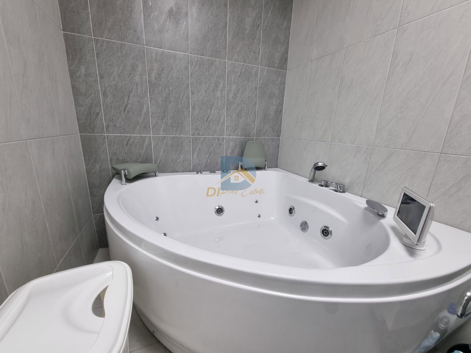 For Sale Three Bedroom Apartment - Resim 10