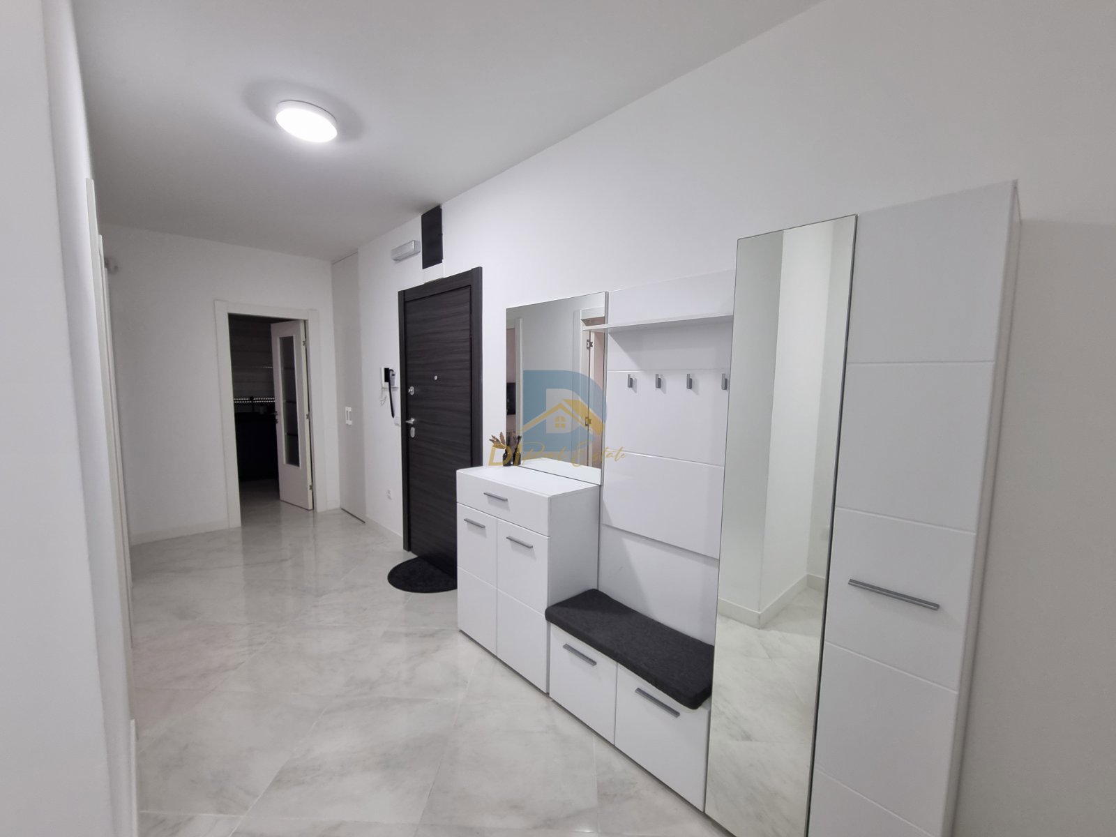 For Sale Three Bedroom Apartment - Resim 4