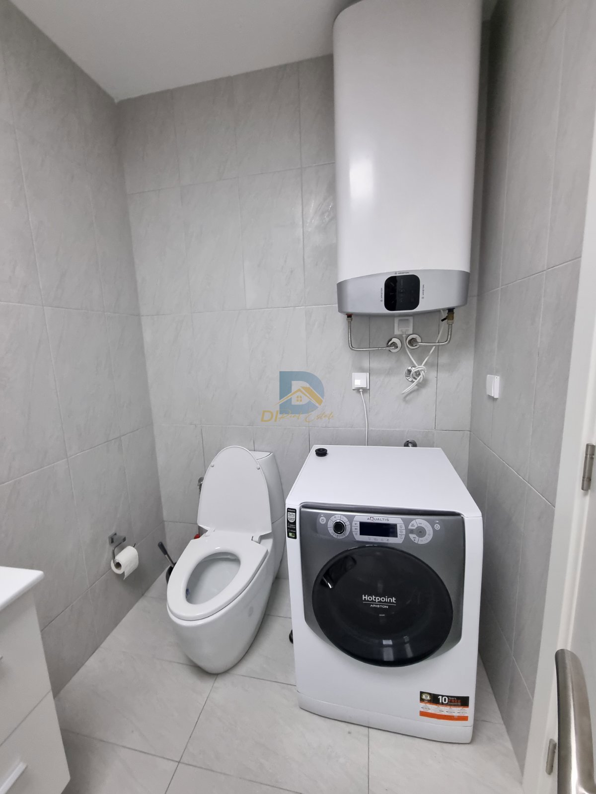 For Sale Three Bedroom Apartment - Resim 9