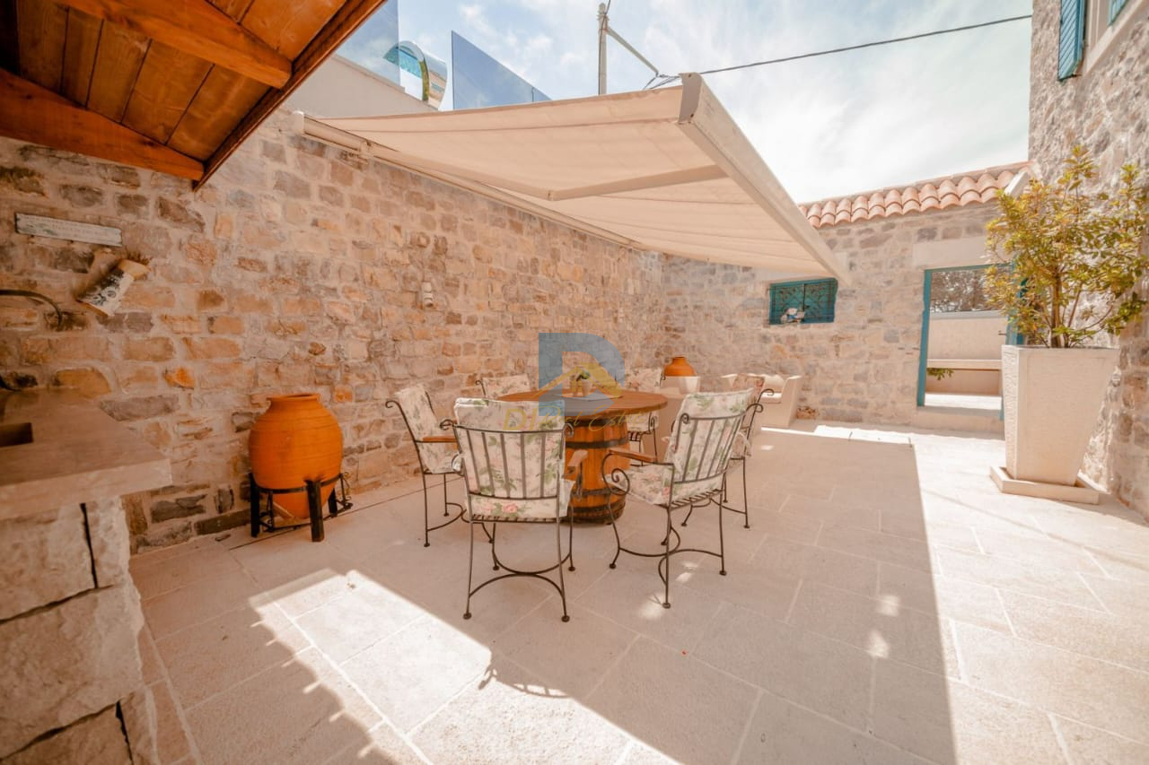 For Sale Three Bedroom Near Sea Vila - Resim 14