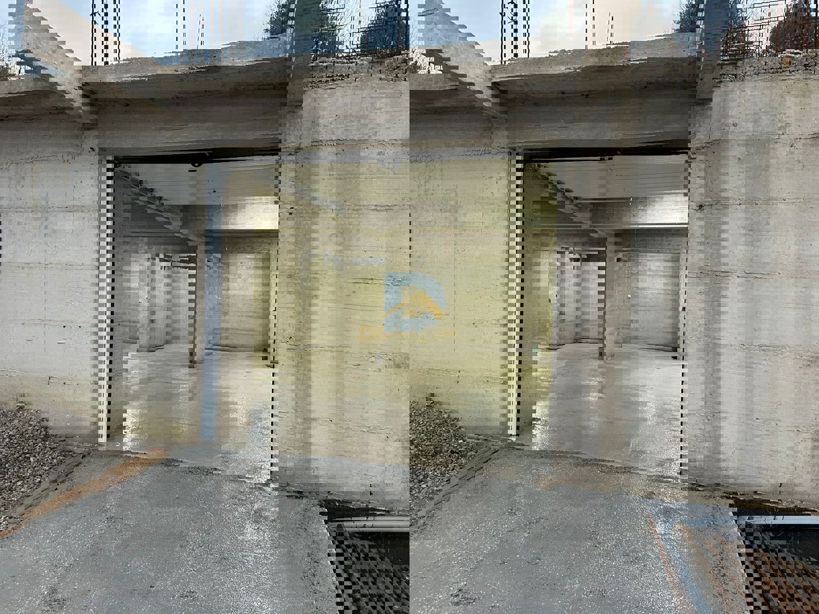 For Rent Two Storage - Resim 1