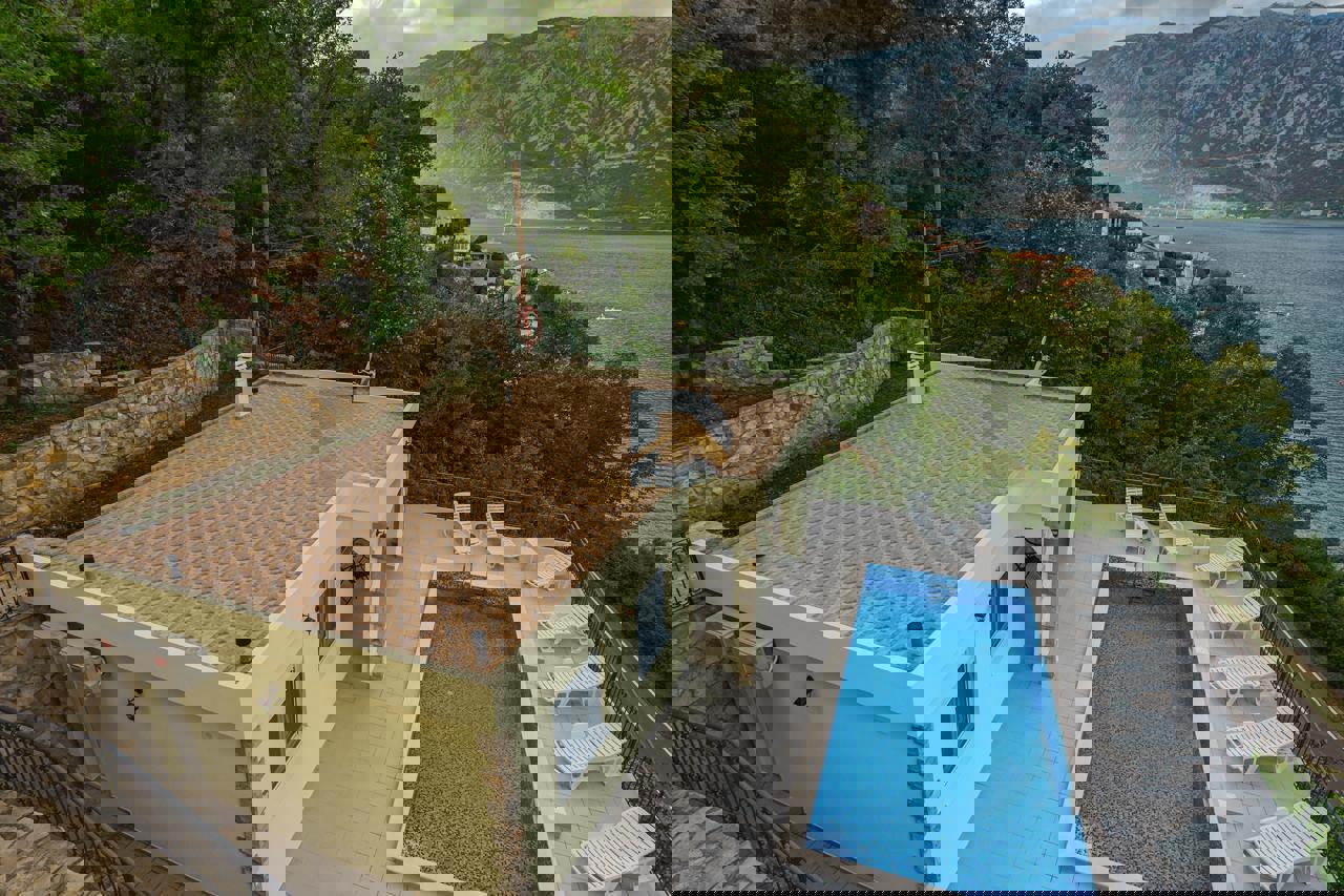 For Sale Three Bedroom Vila With Private Beach - Resim 14