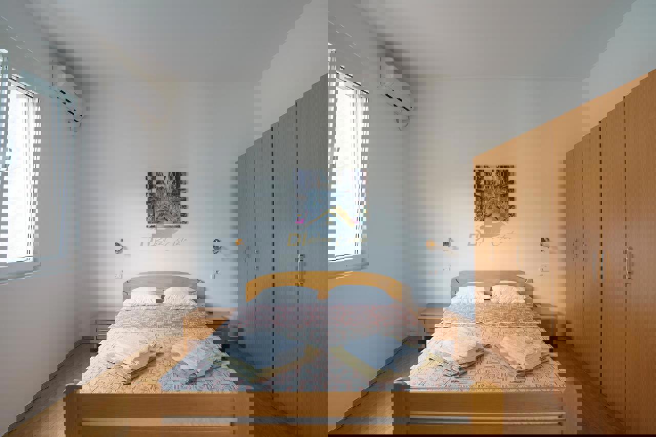 For Sale Three Bedroom Vila With Private Beach - Resim 2