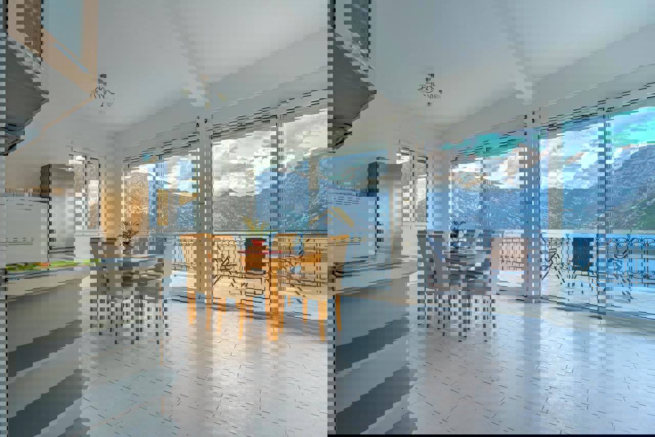 For Sale Three Bedroom Vila With Private Beach - Resim 6