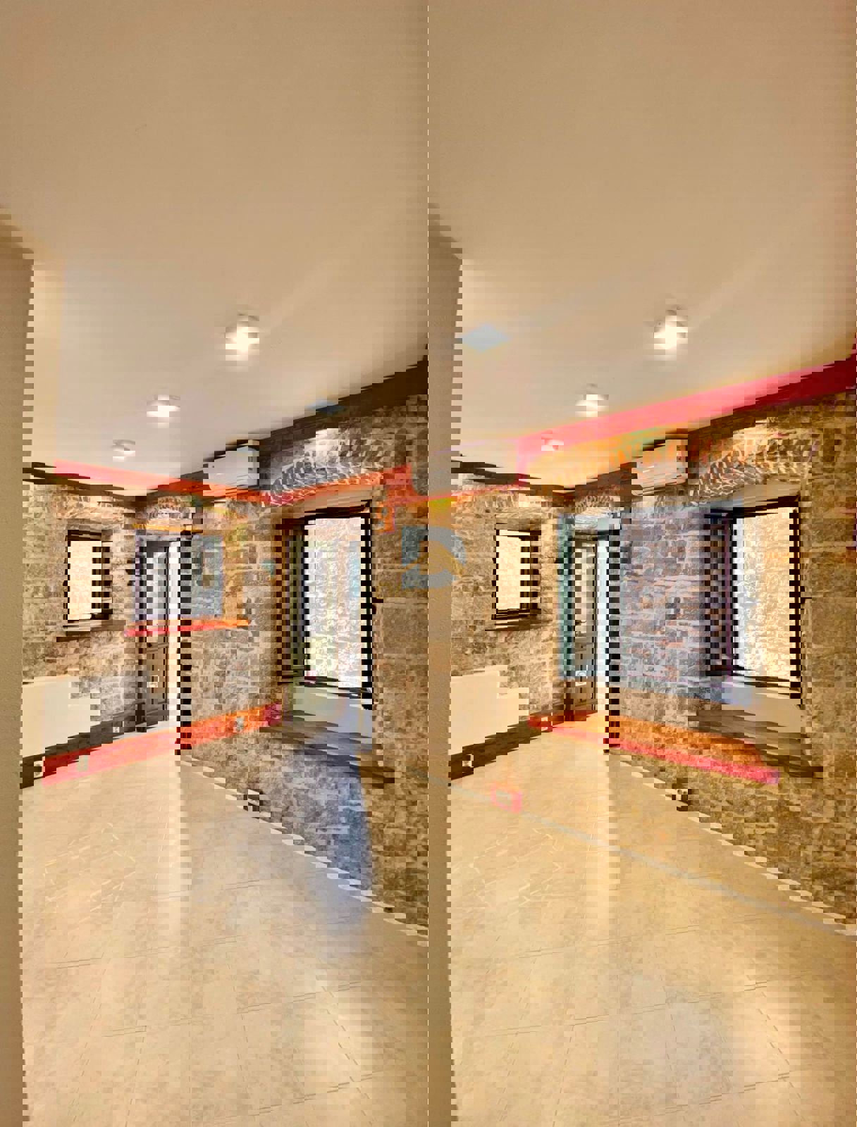 Commercial Space for Rent | Kotor Old Town - Resim 2