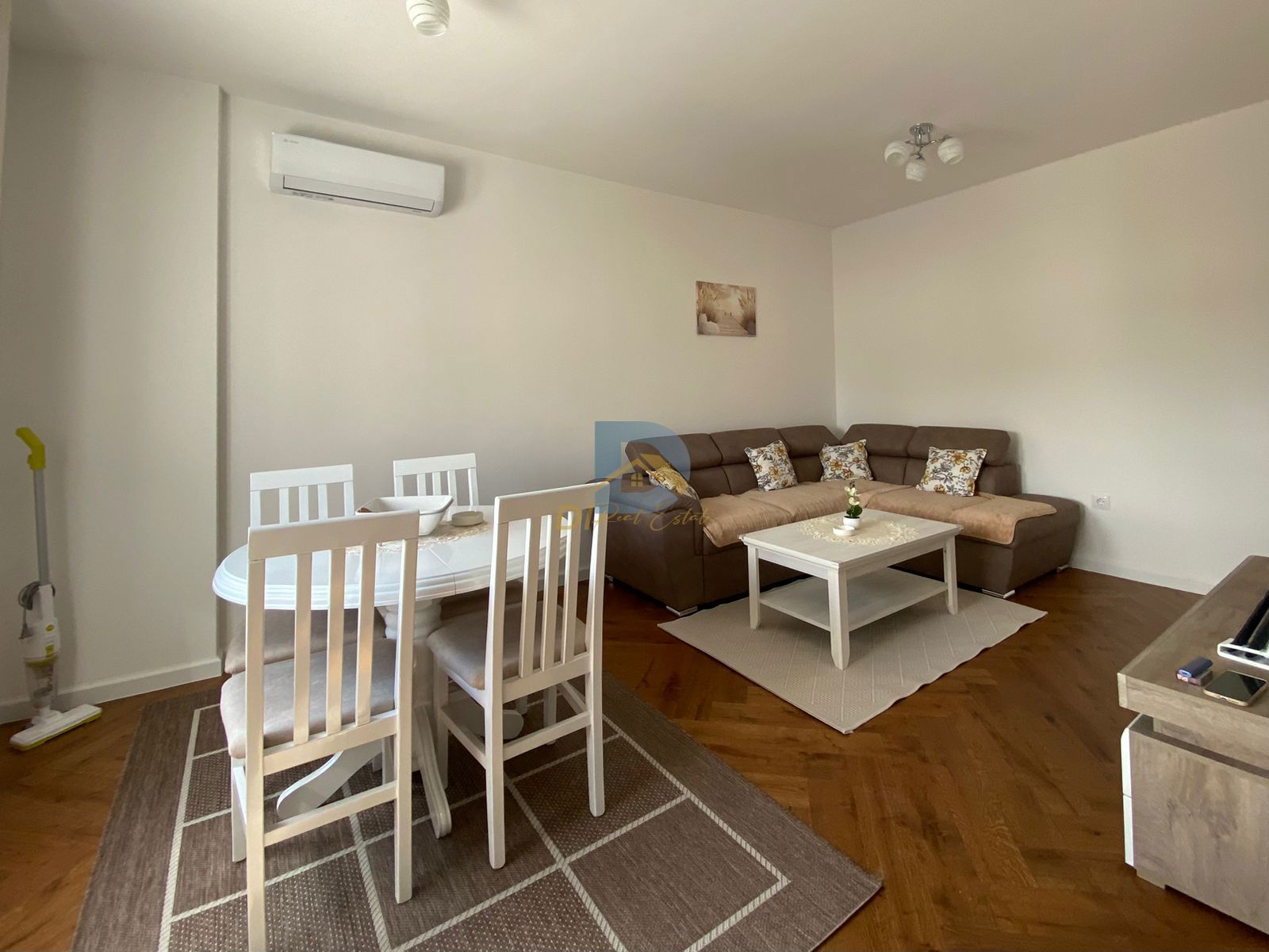 One Bedroom Apartment for Rent | Kava, Tivat - Resim 3