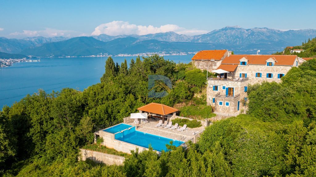 Villa for Rent | Krasici Tivat - Resim 1
