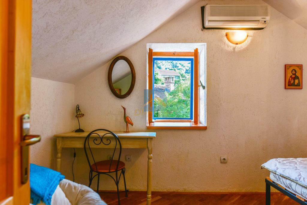 Villa for Rent | Krasici Tivat - Resim 12