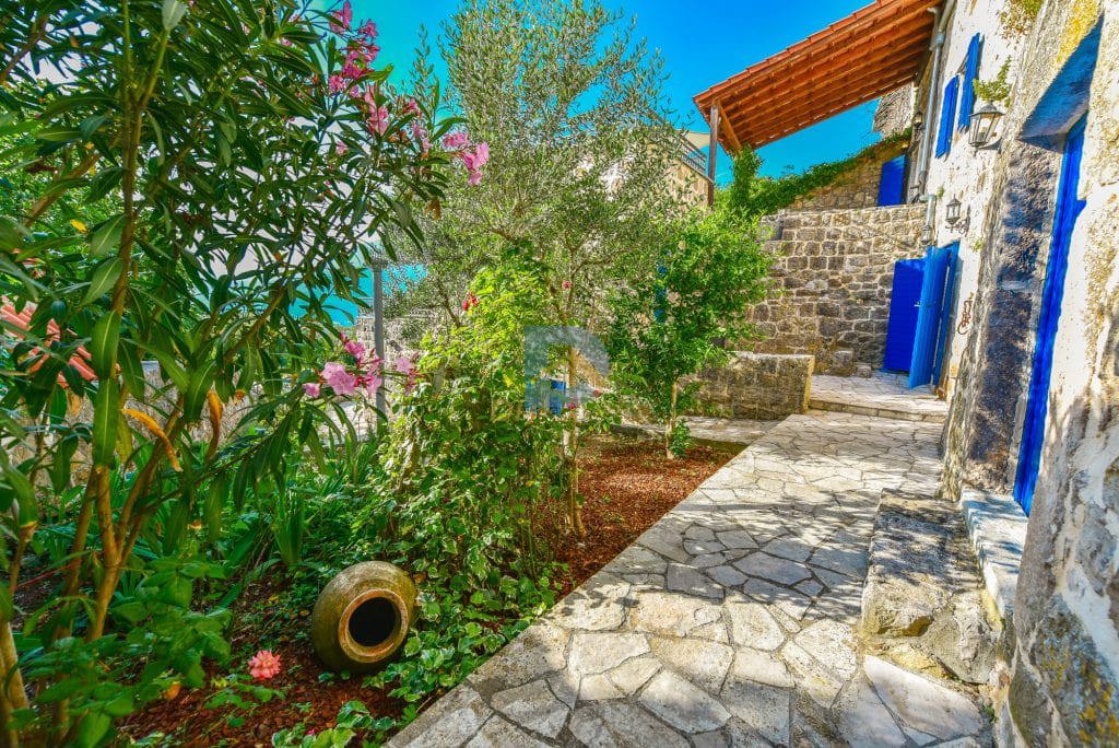 Villa for Rent | Krasici Tivat - Resim 4