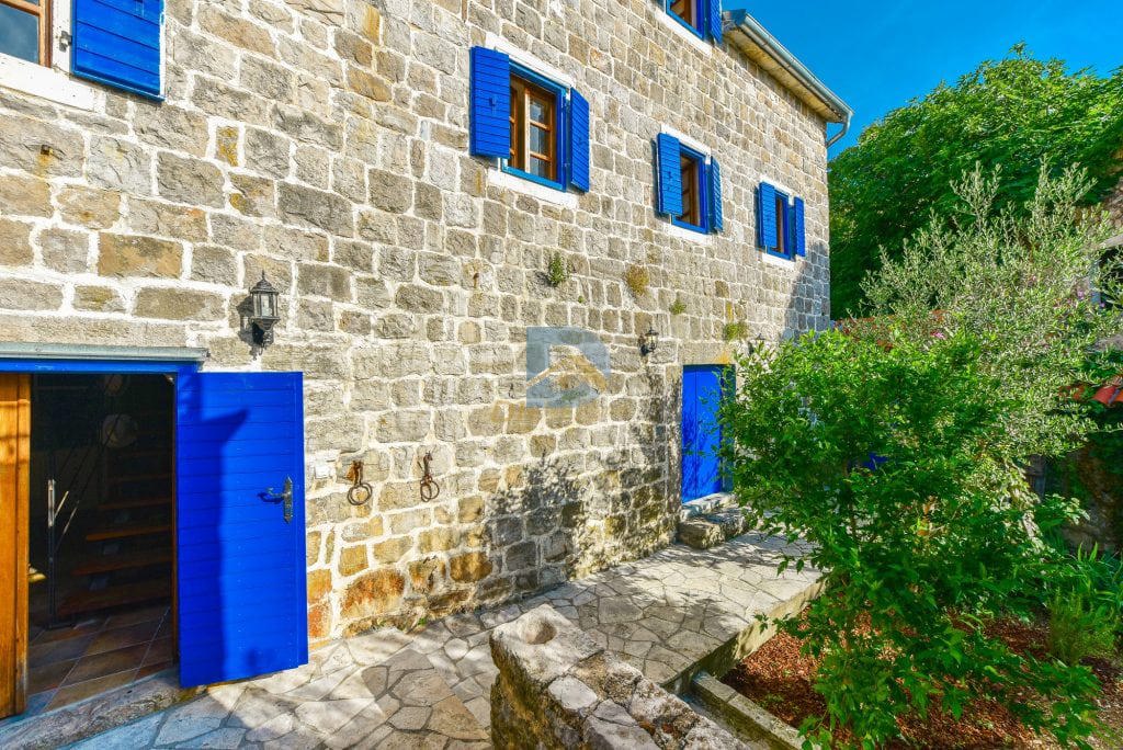 Villa for Rent | Krasici Tivat - Resim 5