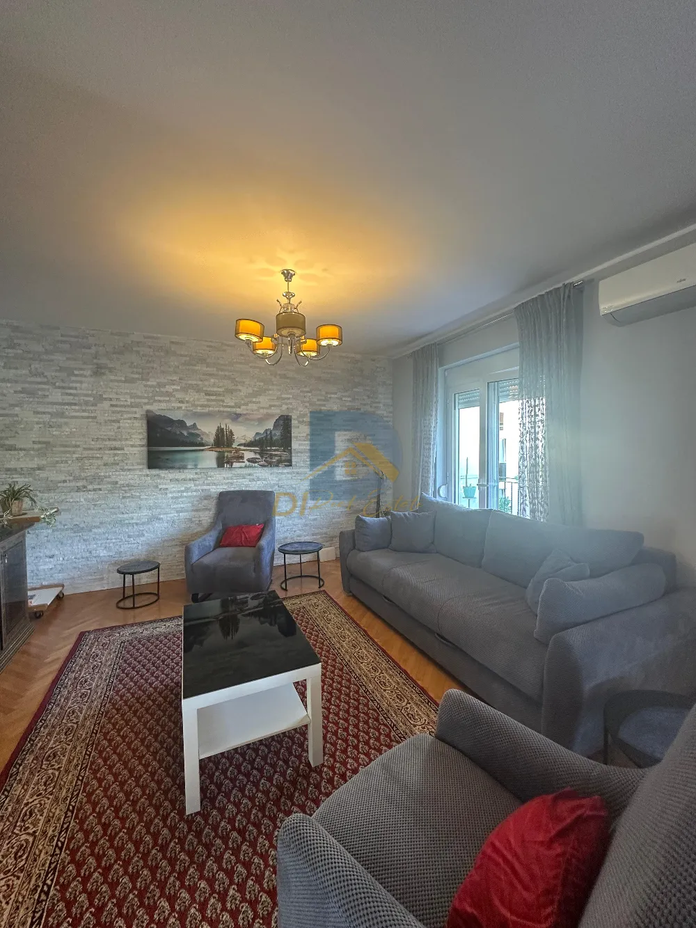 Stan sa dvije spavaće sobe za izdavanje | Centar, Tivat