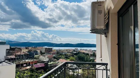 Stan sa tri spavaće sobe na prodaju | Mažina, Tivat