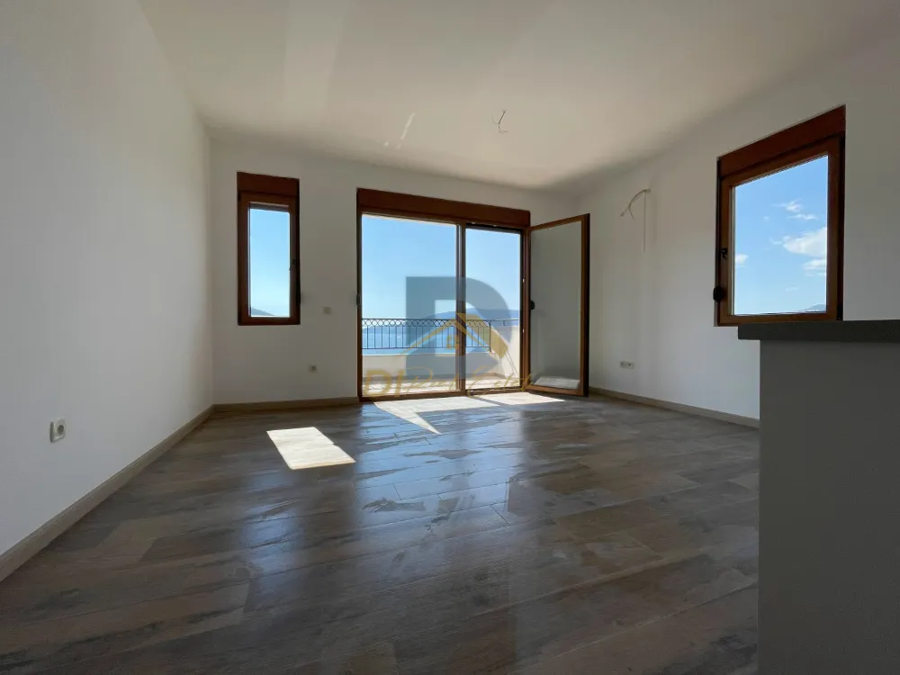 Satılık 1+1 Daire | Kumbor, Herceg Novi