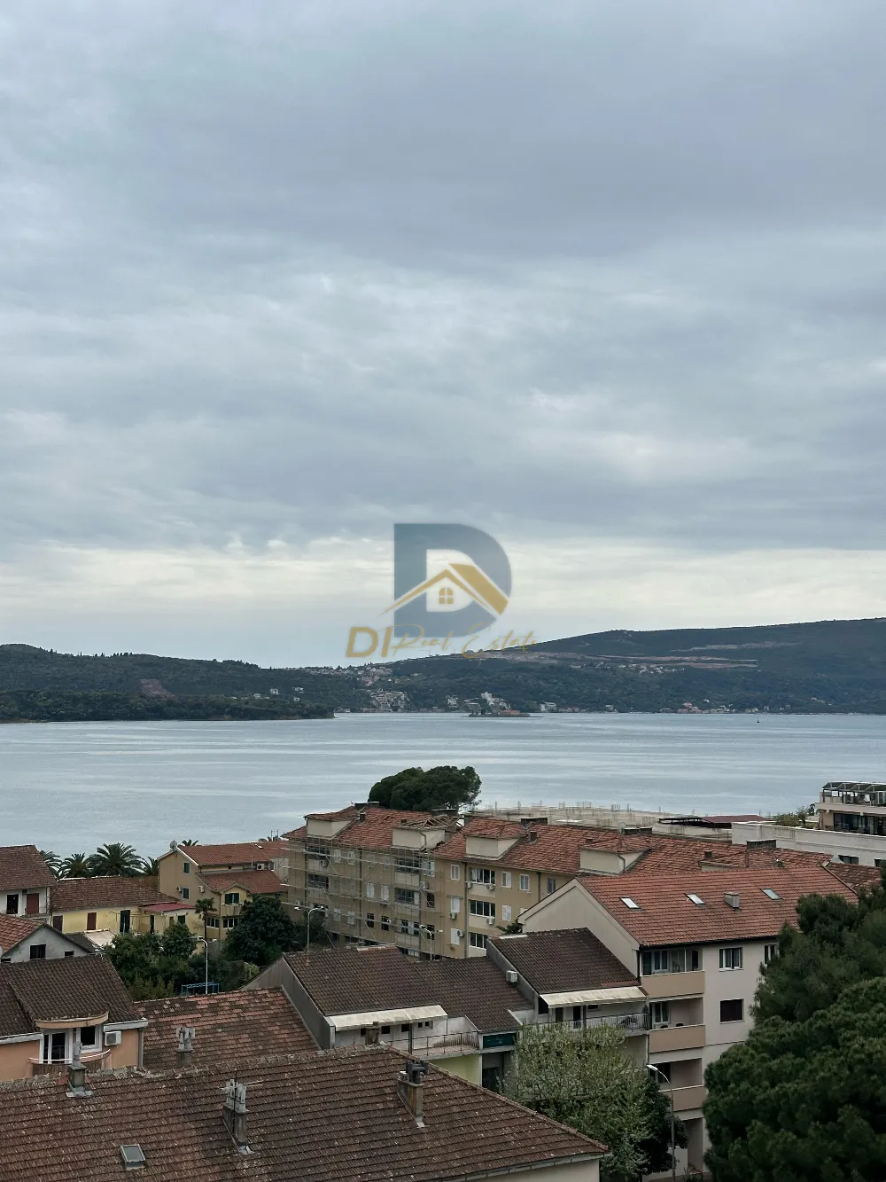 Stan sa dvije spavaće sobe za izdavanje | Centar, Tivat