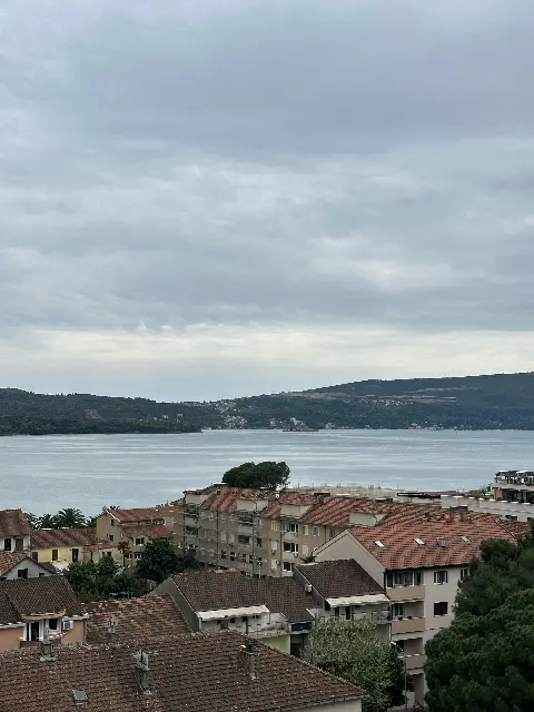 Stan sa dvije spavaće sobe za izdavanje | Centar, Tivat