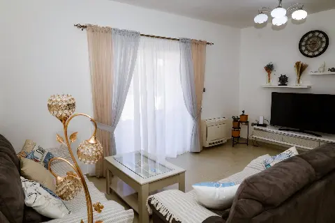منزل بثلاث غرف نوم للإيجار | بيغوفا, كوتور