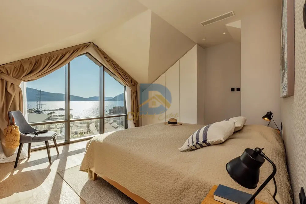 Penthaus sa dvije spavaće sobe na prodaju | Porto Montenegro, Tivat