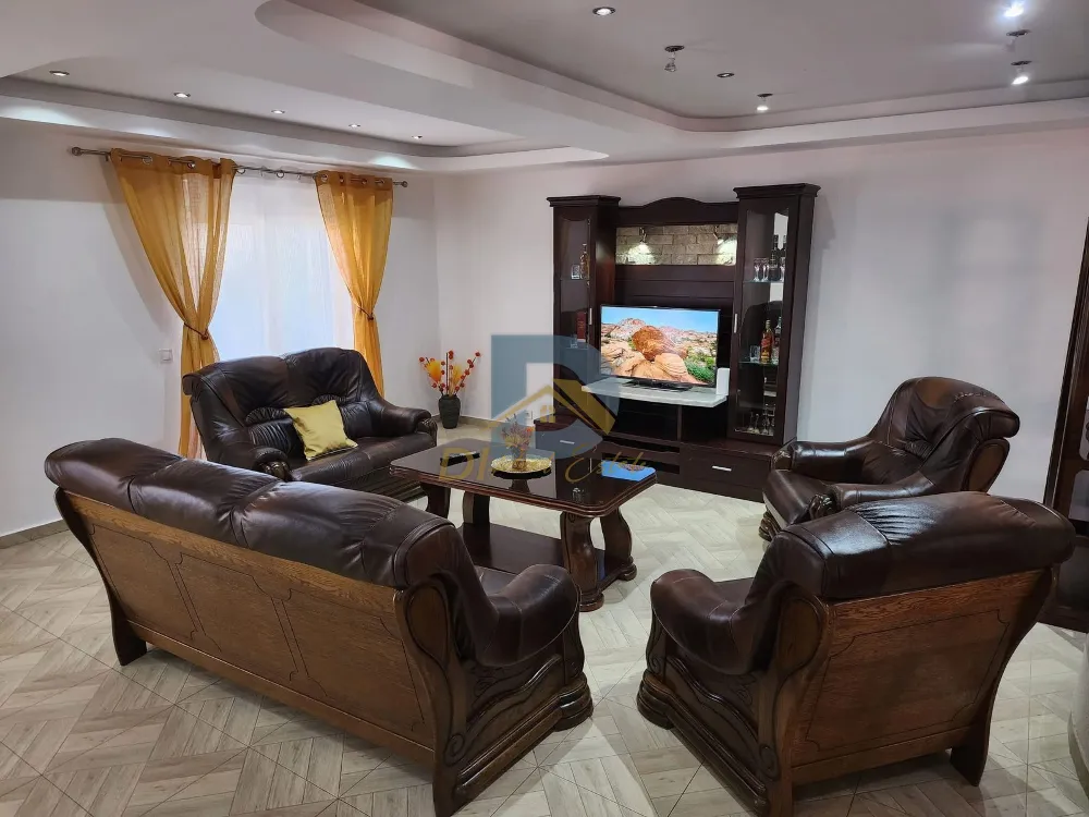 Appartement duplex 3 chambres à louer | Centre, Tivat