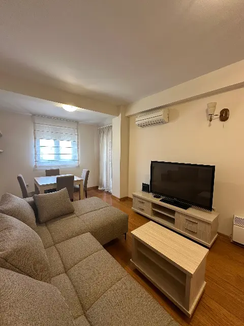 Kiralık 1+1 daire | Merkez, Tivat