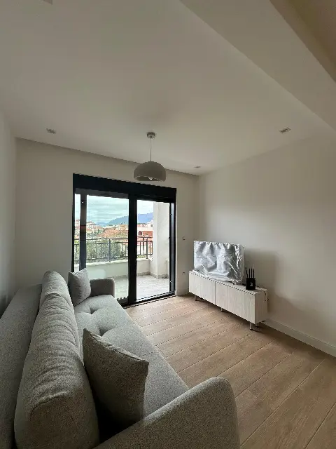 Stan sa jednom spavaćom sobom za izdavanje | Kalimanj, Tivat