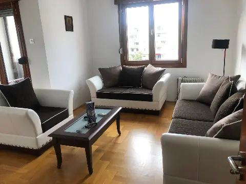 Stan sa jednom spavaćom sobom za izdavanje | Centar, Tivat
