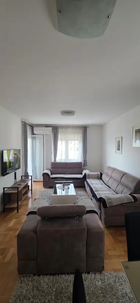 Stan sa dvije spavaće sobe za izdavanje | Seljanovo, Tivat