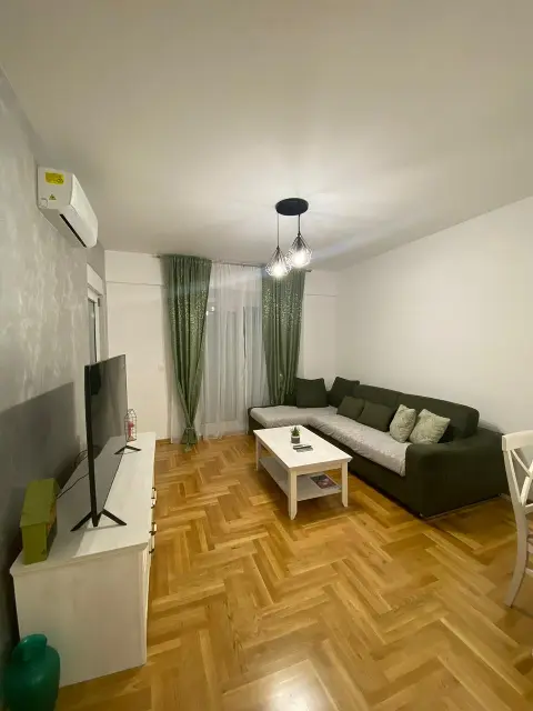 Stan sa jednom spavaćom sobom za izdavanje | Kalimanj, Tivat