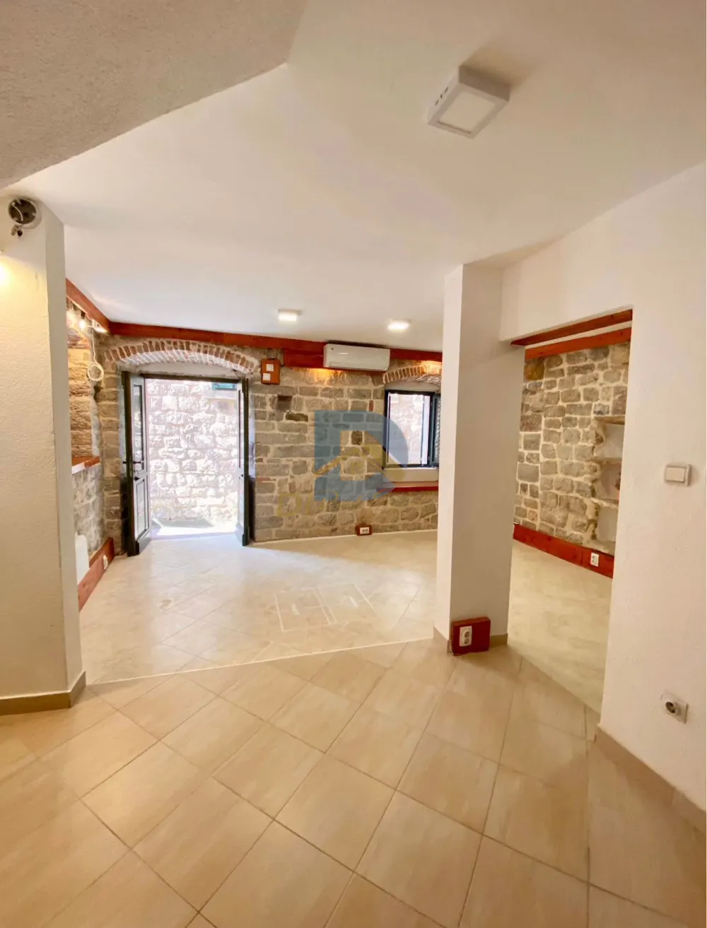 שטח מסחרי להשכרה | Stari Grad Kotor, קוטור
