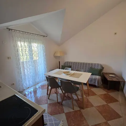 Stan sa jednom spavaćom sobom za izdavanje | Centar, Tivat