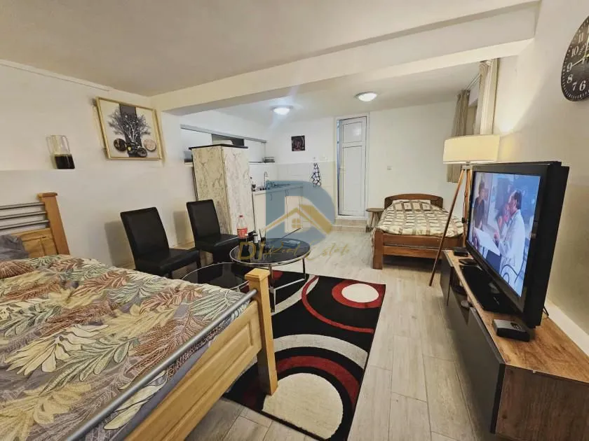 Garsonjera za izdavanje | Mažina, Tivat