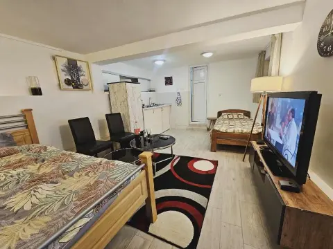 Garsonjera za izdavanje | Mažina, Tivat