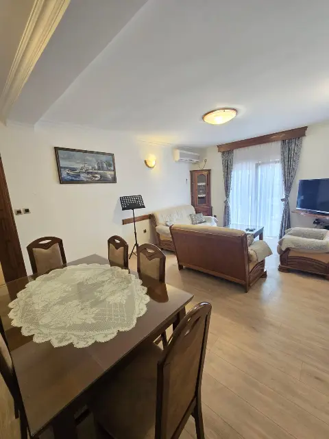Stan sa dvije spavaće sobe za izdavanje | Tripovići, Tivat