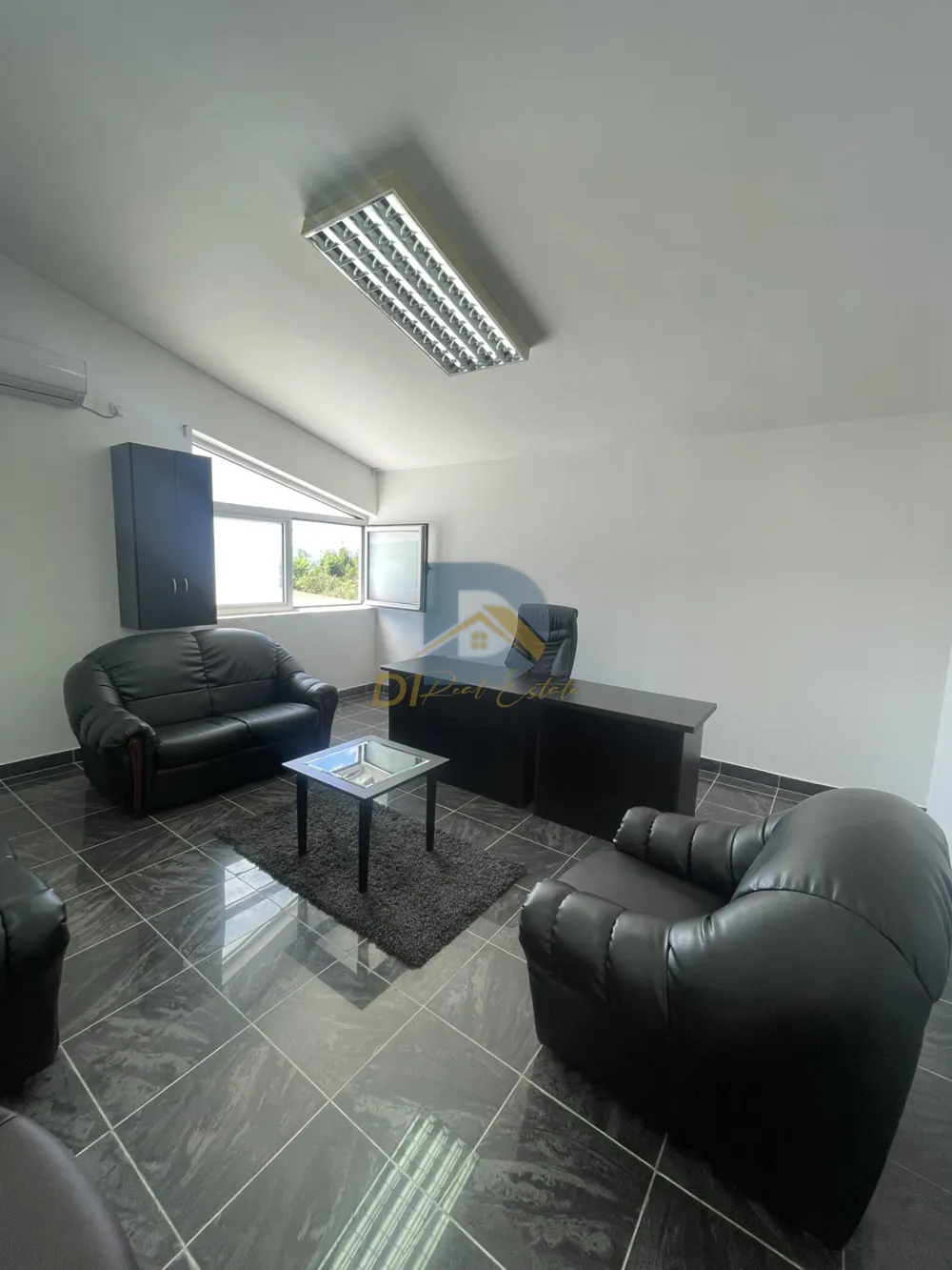 Locale commerciale in affitto | Centro, Tivat