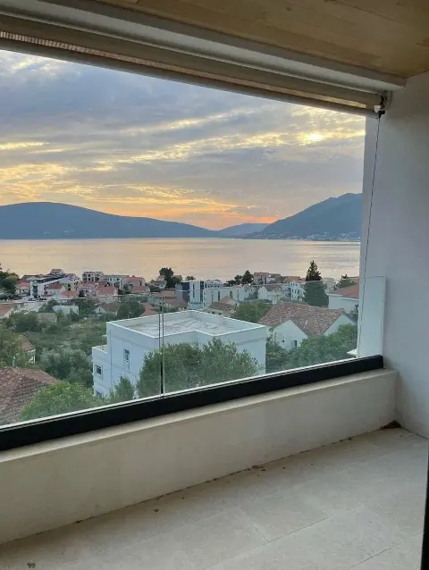 Dupleks sa dvije spavaće sobe za izdavanje | Donja Lastva, Tivat