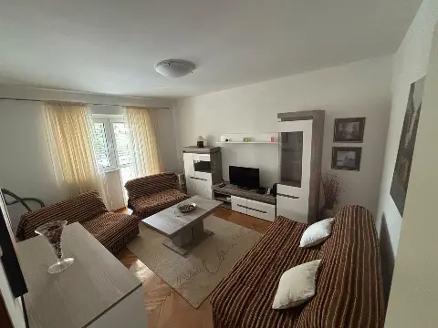 Wohnung zu vermieten | Zentrum, Tivat