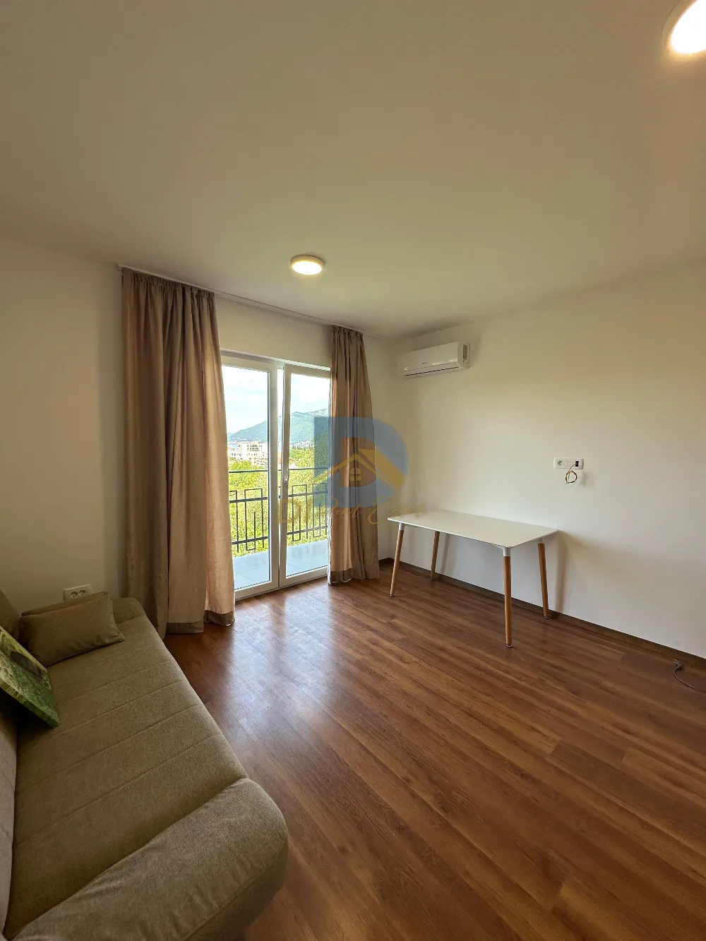 One Bedroom Apartment